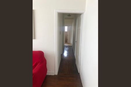 Casa à venda com 182m², 2 quartos e 5 vagas Casa à venda com 182m², 2 quartos e 5 vagasCorredor