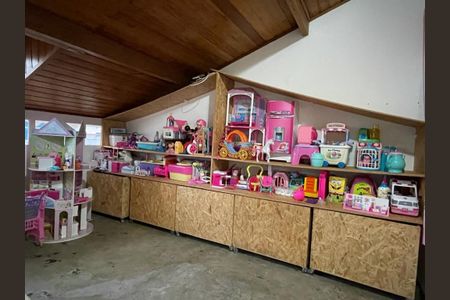 Casa à venda com 200m², 3 quartos e 4 vagas Casa à venda com 200m², 3 quartos e 4 vagasBrinquedoteca