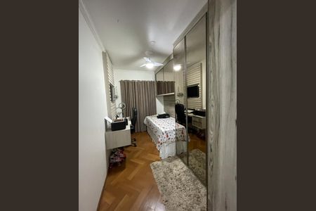 Casa à venda com 200m², 3 quartos e 4 vagas Casa à venda com 200m², 3 quartos e 4 vagasDormitório