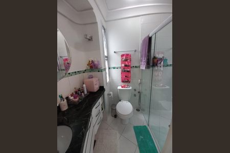 Casa à venda com 253m², 3 quartos e 4 vagas Casa à venda com 253m², 3 quartos e 4 vagasBanheiro