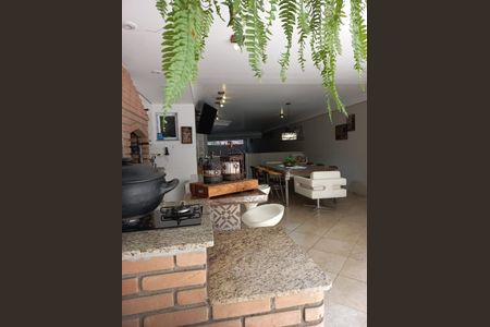 Casa à venda com 253m², 3 quartos e 4 vagas Casa à venda com 253m², 3 quartos e 4 vagasChurrasqueira