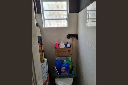 Casa à venda com 120m², 3 quartos e 1 vaga Casa à venda com 120m², 3 quartos e 1 vagaBanheiro de empregada