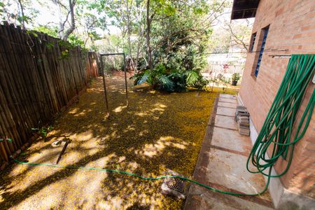 Casa à venda com 1500m², 3 quartos e 4 vagas Casa à venda com 1500m², 3 quartos e 4 vagasÁrea Externa