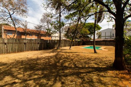 Casa à venda com 1500m², 3 quartos e 4 vagas Casa à venda com 1500m², 3 quartos e 4 vagasÁrea Externa