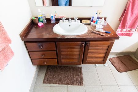 Casa à venda com 1500m², 3 quartos e 4 vagas Casa à venda com 1500m², 3 quartos e 4 vagasBanheiro da Suíte