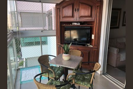 Apartamento à venda com 74m², 2 quartos e 1 vaga Apartamento à venda com 74m², 2 quartos e 1 vagaVaranda