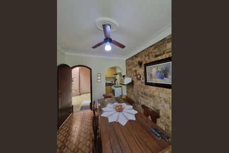 Casa à venda com 180m², 2 quartos e 2 vagasSala