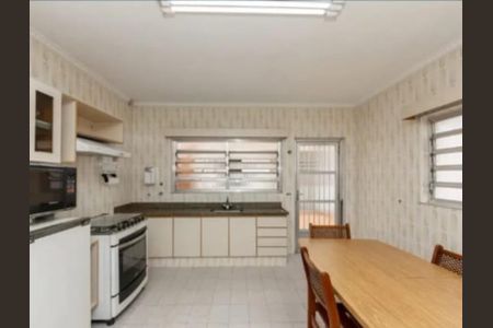 Casa à venda com 192m², 3 quartos e 2 vagas Casa à venda com 192m², 3 quartos e 2 vagasCOZINHA