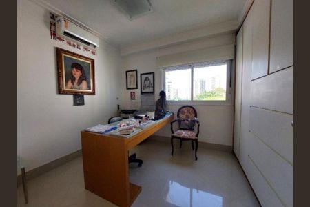 Apartamento à venda com 224m², 4 quartos e 4 vagas Apartamento à venda com 224m², 4 quartos e 4 vagasDormitório