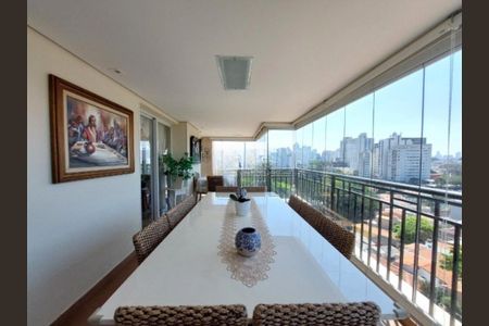 Apartamento à venda com 224m², 4 quartos e 4 vagas Apartamento à venda com 224m², 4 quartos e 4 vagasVaranda Gourmet