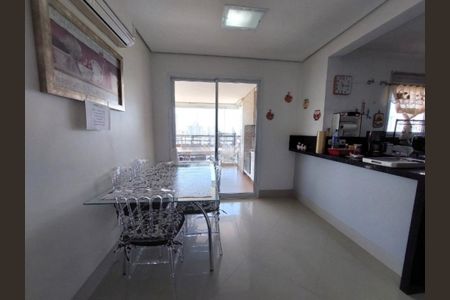 Apartamento à venda com 224m², 4 quartos e 4 vagas Apartamento à venda com 224m², 4 quartos e 4 vagasCozinha