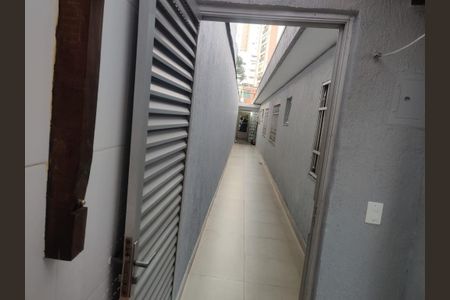 Casa à venda com 220m², 3 quartos e 4 vagas Casa à venda com 220m², 3 quartos e 4 vagasCorredor Lateral