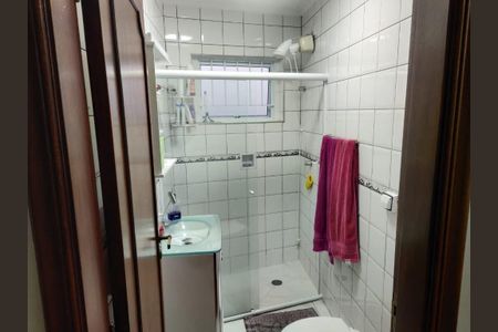 Casa à venda com 220m², 3 quartos e 4 vagas Casa à venda com 220m², 3 quartos e 4 vagasBanheiro