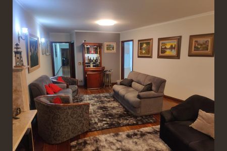 Casa à venda com 220m², 3 quartos e 4 vagas Casa à venda com 220m², 3 quartos e 4 vagasSala