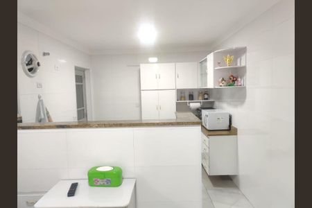 Casa à venda com 220m², 3 quartos e 4 vagas Casa à venda com 220m², 3 quartos e 4 vagasCozinha