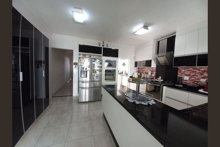 Casa à venda com 223m², 3 quartos e 4 vagas Casa à venda com 223m², 3 quartos e 4 vagasCozinha