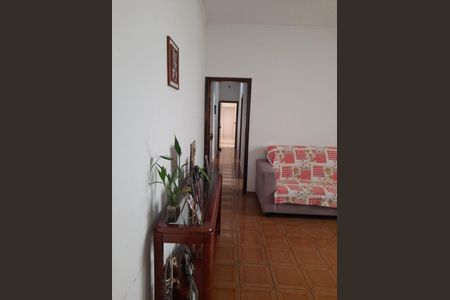 Casa à venda com 210m², 4 quartos e 2 vagasSala