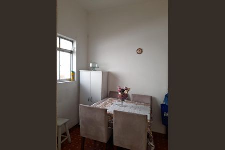 Casa à venda com 210m², 4 quartos e 2 vagas Casa à venda com 210m², 4 quartos e 2 vagasCozinha