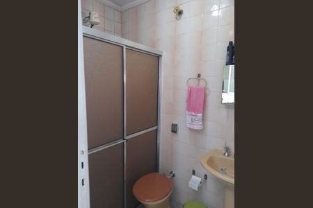 Casa à venda com 210m², 4 quartos e 2 vagas Casa à venda com 210m², 4 quartos e 2 vagasBanheiro