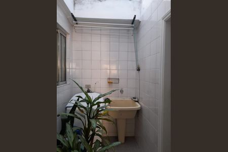 Casa à venda com 210m², 4 quartos e 2 vagas Casa à venda com 210m², 4 quartos e 2 vagasLavanderia
