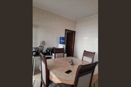 Casa à venda com 210m², 4 quartos e 2 vagas Casa à venda com 210m², 4 quartos e 2 vagasCozinha
