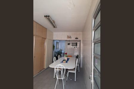 Casa à venda com 210m², 4 quartos e 2 vagas Casa à venda com 210m², 4 quartos e 2 vagasCozinha