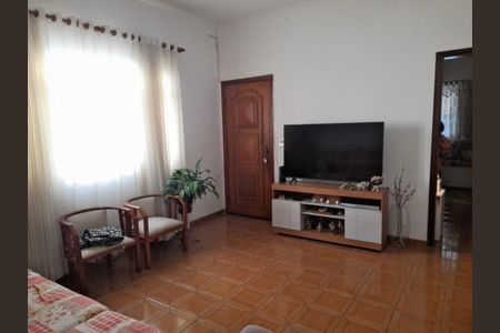Casa à venda com 210m², 4 quartos e 2 vagasSala