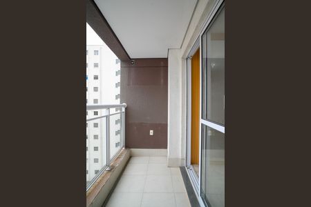 Apartamento à venda com 34m², 1 quarto e 1 vaga Apartamento à venda com 34m², 1 quarto e 1 vagaVaranda