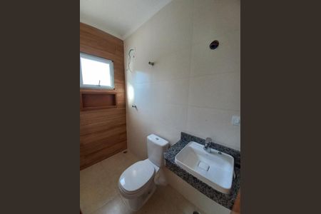 Casa à venda com 82m², 2 quartos e 2 vagas Casa à venda com 82m², 2 quartos e 2 vagasBanheiro
