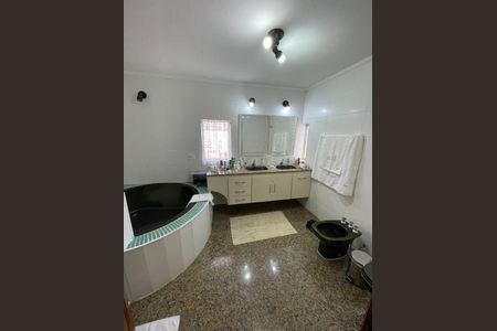 Apartamento à venda com 298m², 4 quartos e 3 vagasBanheiro