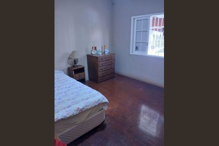 Casa à venda com 165m², 3 quartos e 4 vagas Casa à venda com 165m², 3 quartos e 4 vagasQuarto