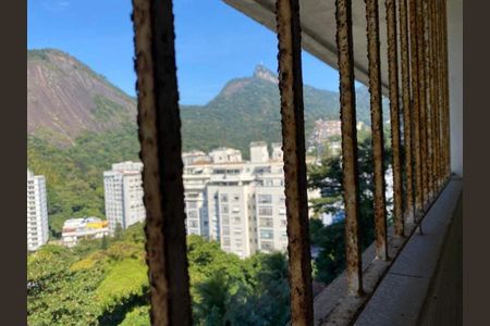 Casa à venda com 349m², 4 quartos e 1 vaga