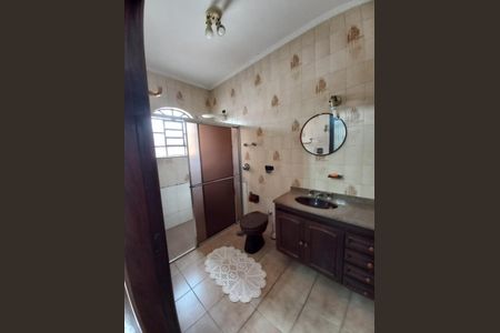 Casa à venda com 309m², 5 quartos e 2 vagas Casa à venda com 309m², 5 quartos e 2 vagasBanheiro