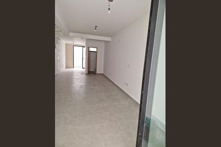 Casa à venda com 108m², 3 quartos e 2 vagas Casa à venda com 108m², 3 quartos e 2 vagasSala