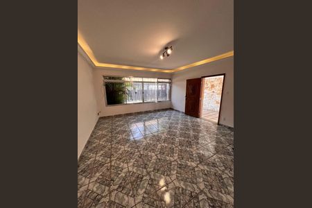 Casa à venda com 155m², 2 quartos e 7 vagasSala