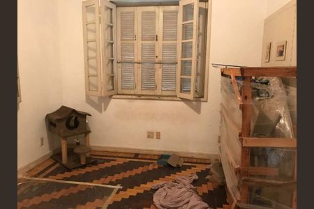 Casa à venda com 324m², 6 quartos e sem vaga