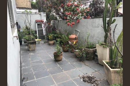 Casa à venda com 324m², 6 quartos e sem vaga
