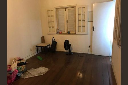 Casa à venda com 324m², 6 quartos e sem vaga