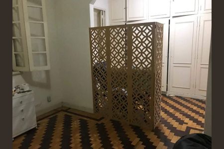 Casa à venda com 324m², 6 quartos e sem vaga