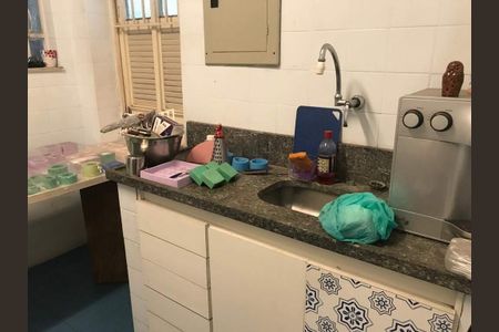 Casa à venda com 324m², 6 quartos e sem vaga