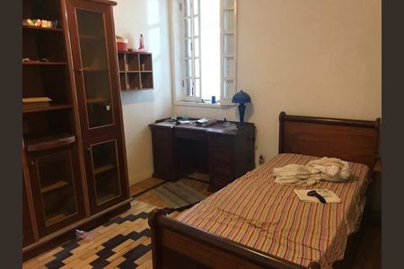 Casa à venda com 324m², 6 quartos e sem vaga