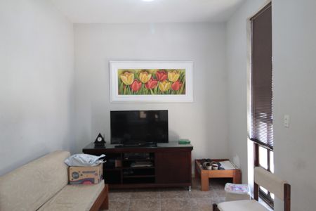 Casa à venda com 249m², 3 quartos e 4 vagasSala