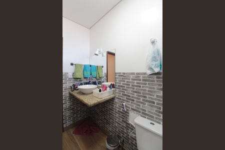 Casa à venda com 249m², 3 quartos e 4 vagasBanheiro Suite 1