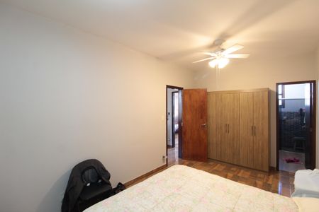 Casa à venda com 249m², 3 quartos e 4 vagasSuite 1