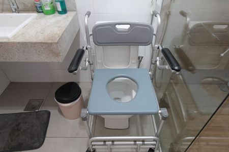 Casa à venda com 249m², 3 quartos e 4 vagasBanheiro Social