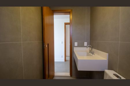 Casa à venda com 330m², 5 quartos e 2 vagas Casa à venda com 330m², 5 quartos e 2 vagasBanheiro da Suíte 3