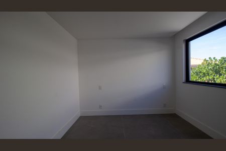 Casa à venda com 330m², 5 quartos e 2 vagas Casa à venda com 330m², 5 quartos e 2 vagasSuíte 3