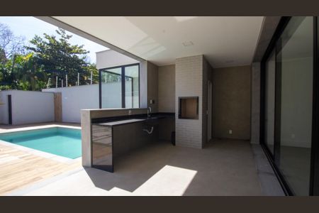 Casa à venda com 330m², 5 quartos e 2 vagas Casa à venda com 330m², 5 quartos e 2 vagasÁrea Gourmet