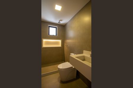 Casa à venda com 330m², 5 quartos e 2 vagas Casa à venda com 330m², 5 quartos e 2 vagasBanheiro da Suíte 2