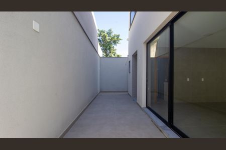 Casa à venda com 330m², 5 quartos e 2 vagas Casa à venda com 330m², 5 quartos e 2 vagasÁrea de Serviço